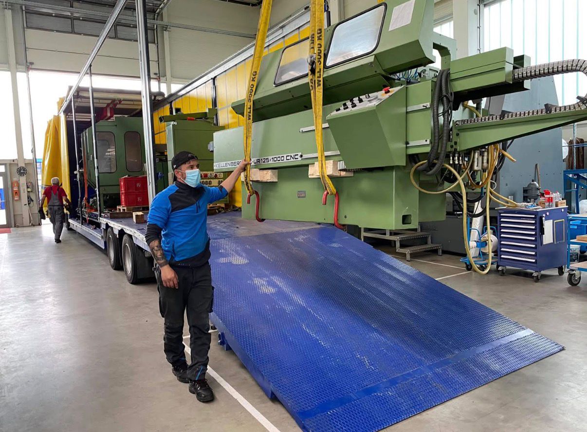 Kellenberger auf Tieflader